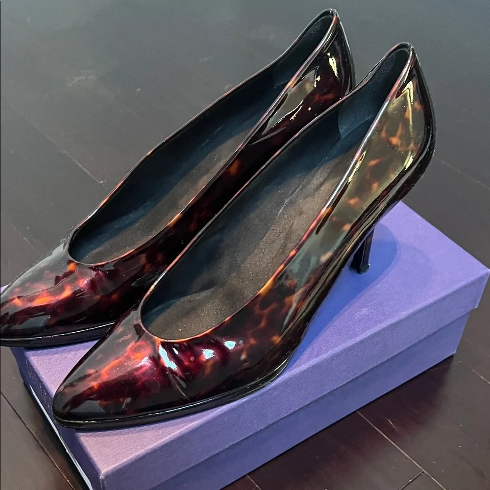 Stuart Weitzman Tortoiseshell Patent Heels - Picture 3 of 4